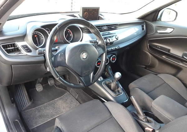 Alfa Romeo Giulietta cena 25500 przebieg: 188000, rok produkcji 2012 z Górzno małe 191